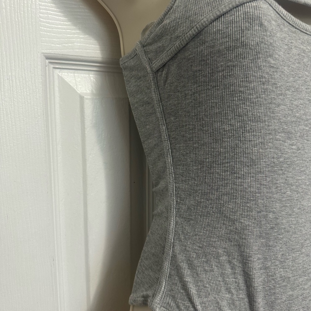 Superdown Heather Gray Ribbed Top - image 4